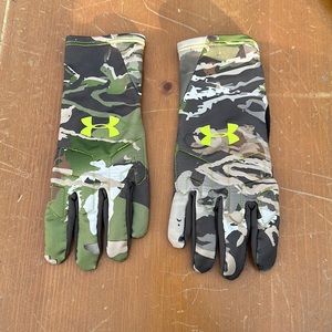 Under Armour hunting gloves